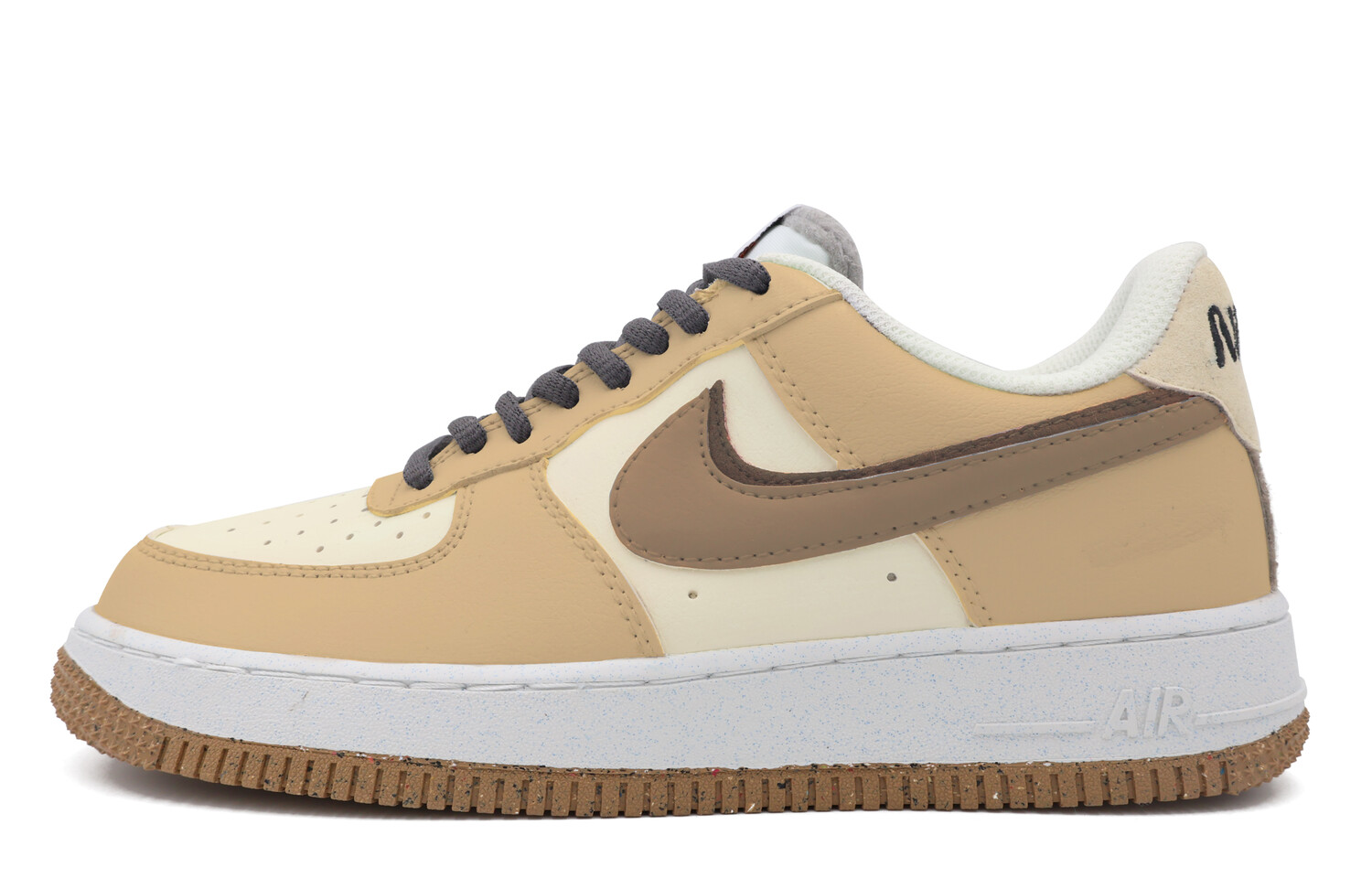 

Женские кроссовки для скейтбординга Nike Air Force 1, Warm Golden Brown