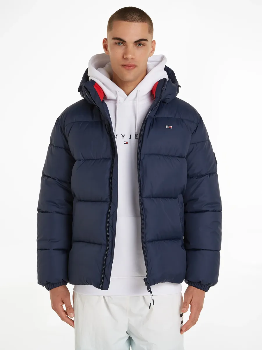 

Стеганая куртка Tommy Jeans "TJM ESSENTIAL PUFFER JACKET", с капюшоном, с надписью-логотипом на капюшоне, синий