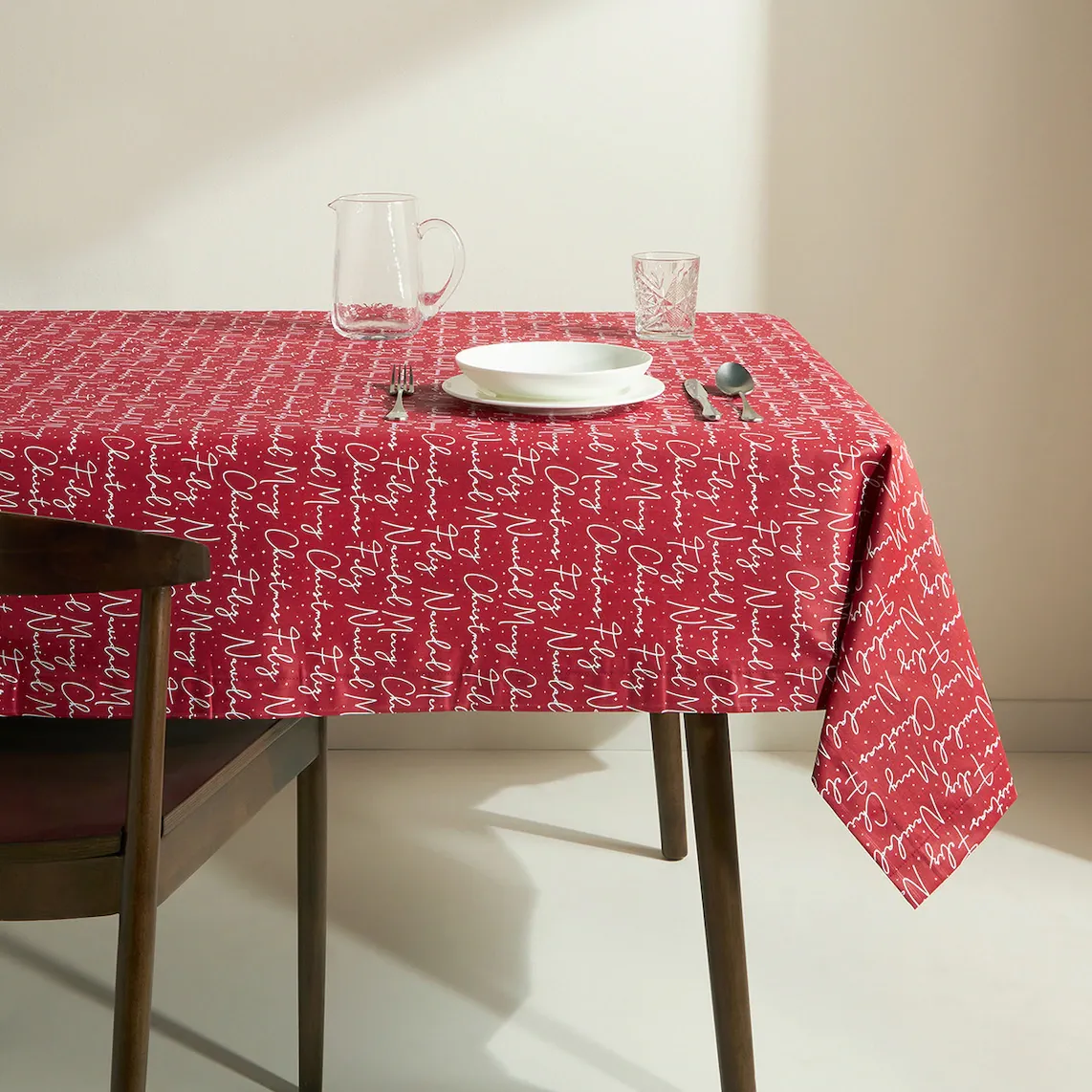 

Устойчивая к пятнам скатерть из смолы Merry Christmas El Corte Inglés, красный