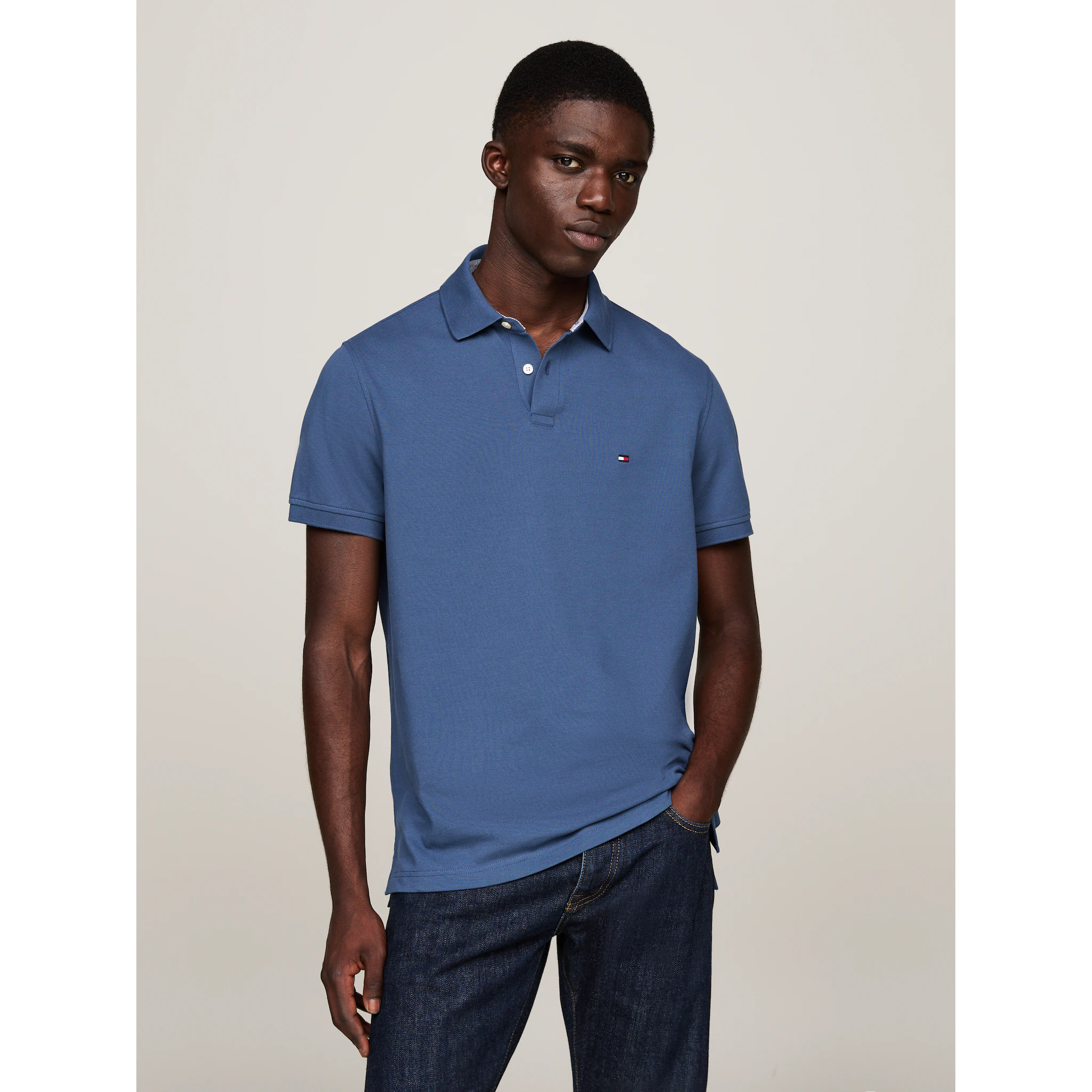 Рубашка-поло Tommy Hilfiger "1985 REGULAR POLO" с контрастными полосками Tommy Hilfiger на внутренней стороне воротника, цвет Aegean Sea — фото 2