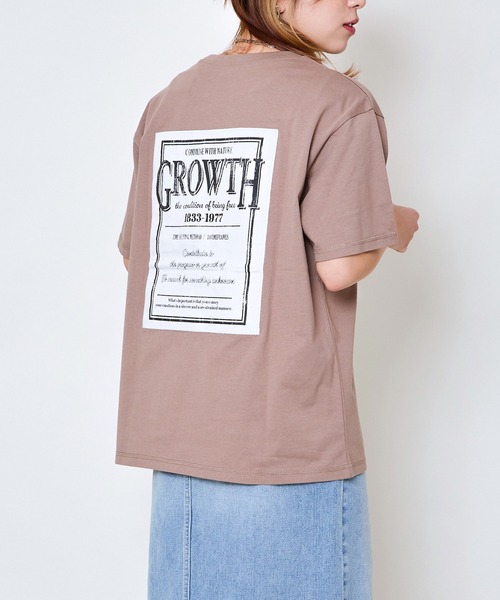 

Женская футболка с коротким рукавом, свободного кроя, с нашивкой на спине GORGE, цвет мокко