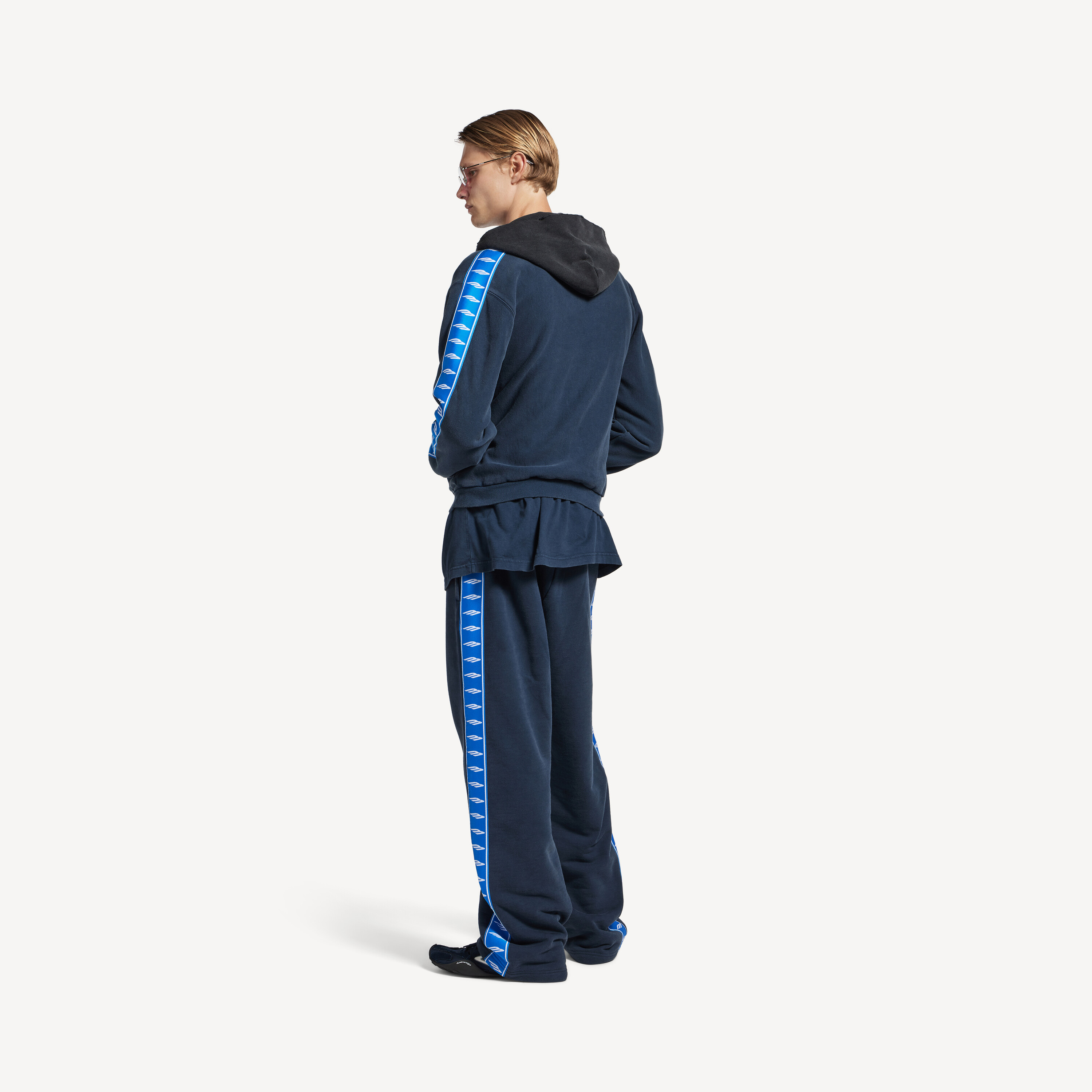 Толстовка Balenciaga Stripe Patched Hood Zip-Up, синий/черный/темно-синий — фото 4