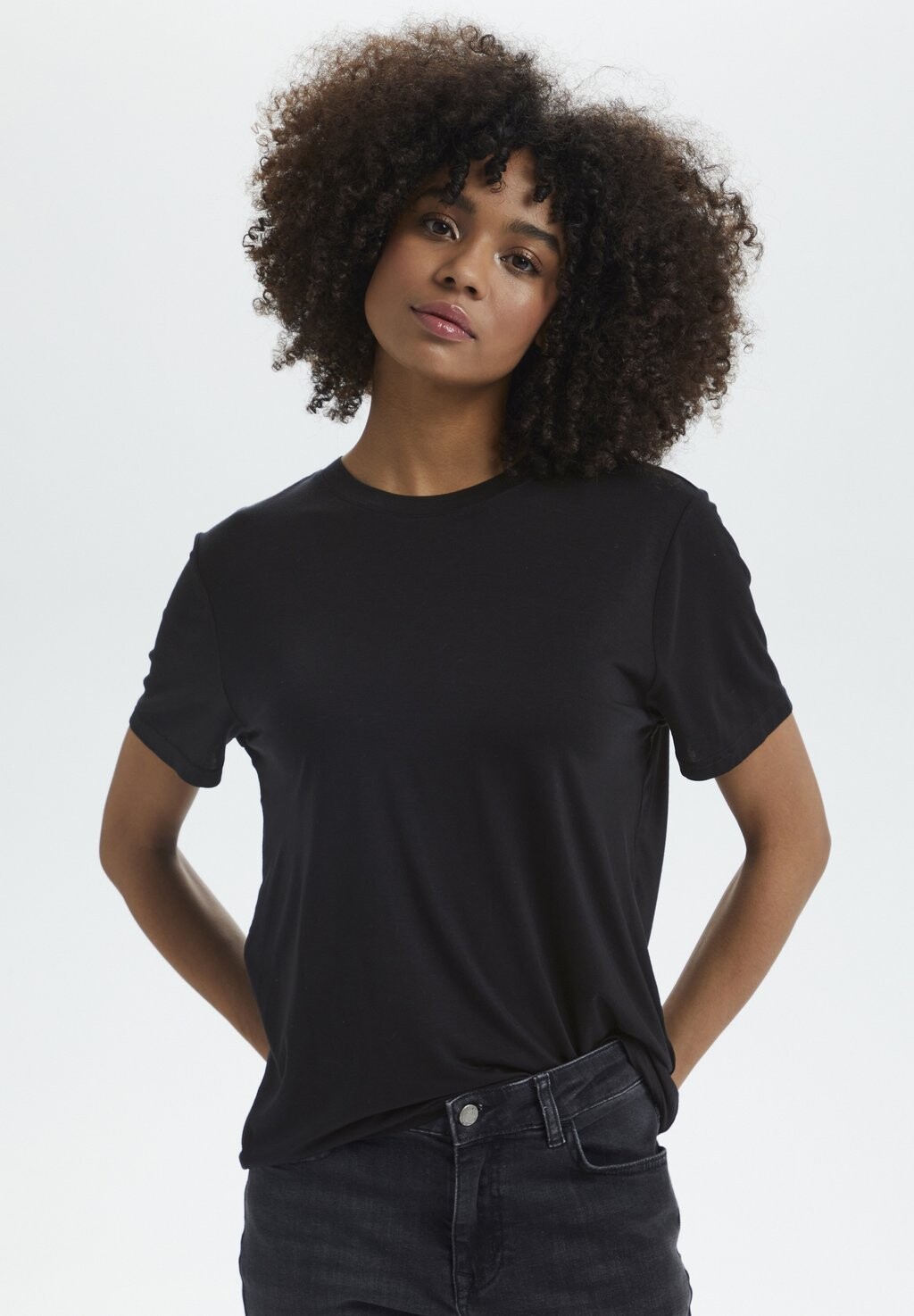 

Футболка базовая ADELIASZ REGULAR Saint Tropez, цвет black