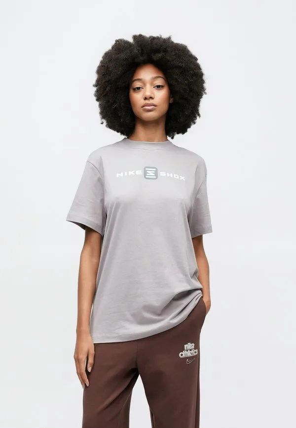 Футболка с принтом Nike Sportswear, Violet Ore — фото 4