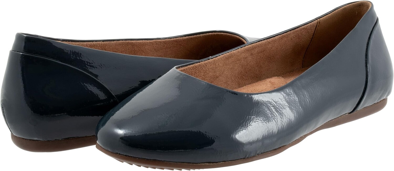 

Туфли на плоской подошве SoftWalk Shiraz, цвет Navy Patent