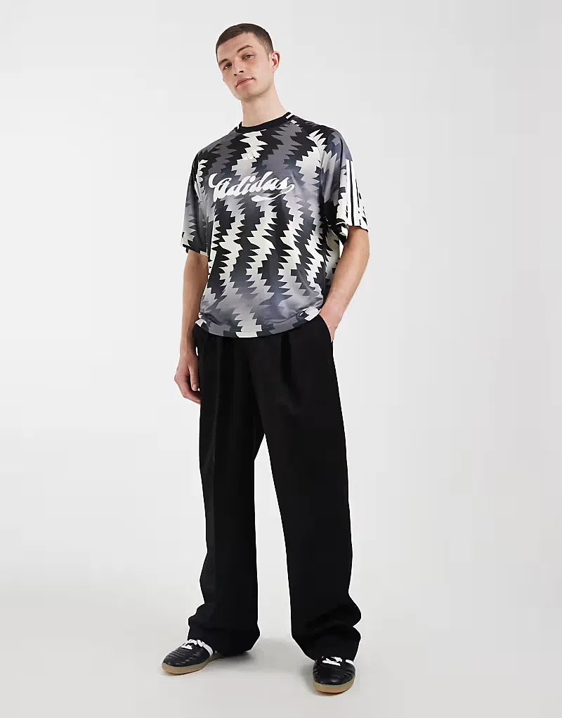 Футболка Adidas Originals Sportswear Tiro с рисунком, серо-черный — фото 2