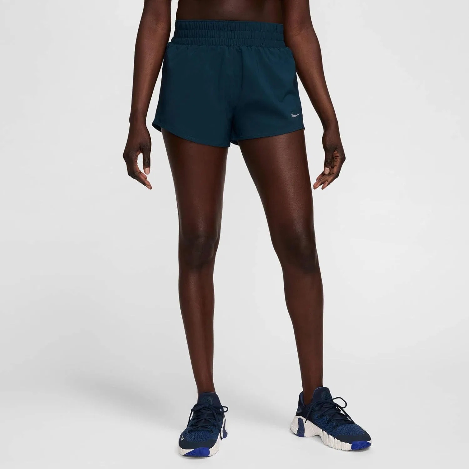 Шорты для тренировок Nike, цвет Armory Navy/Reflective Silver — фото 2
