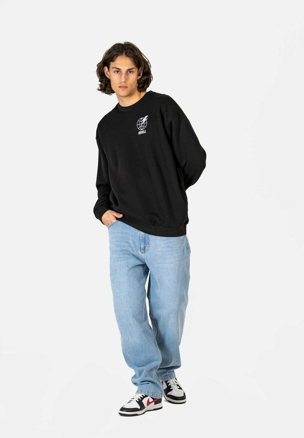 

Толстовка MONDO CREWNECK Reell, черный