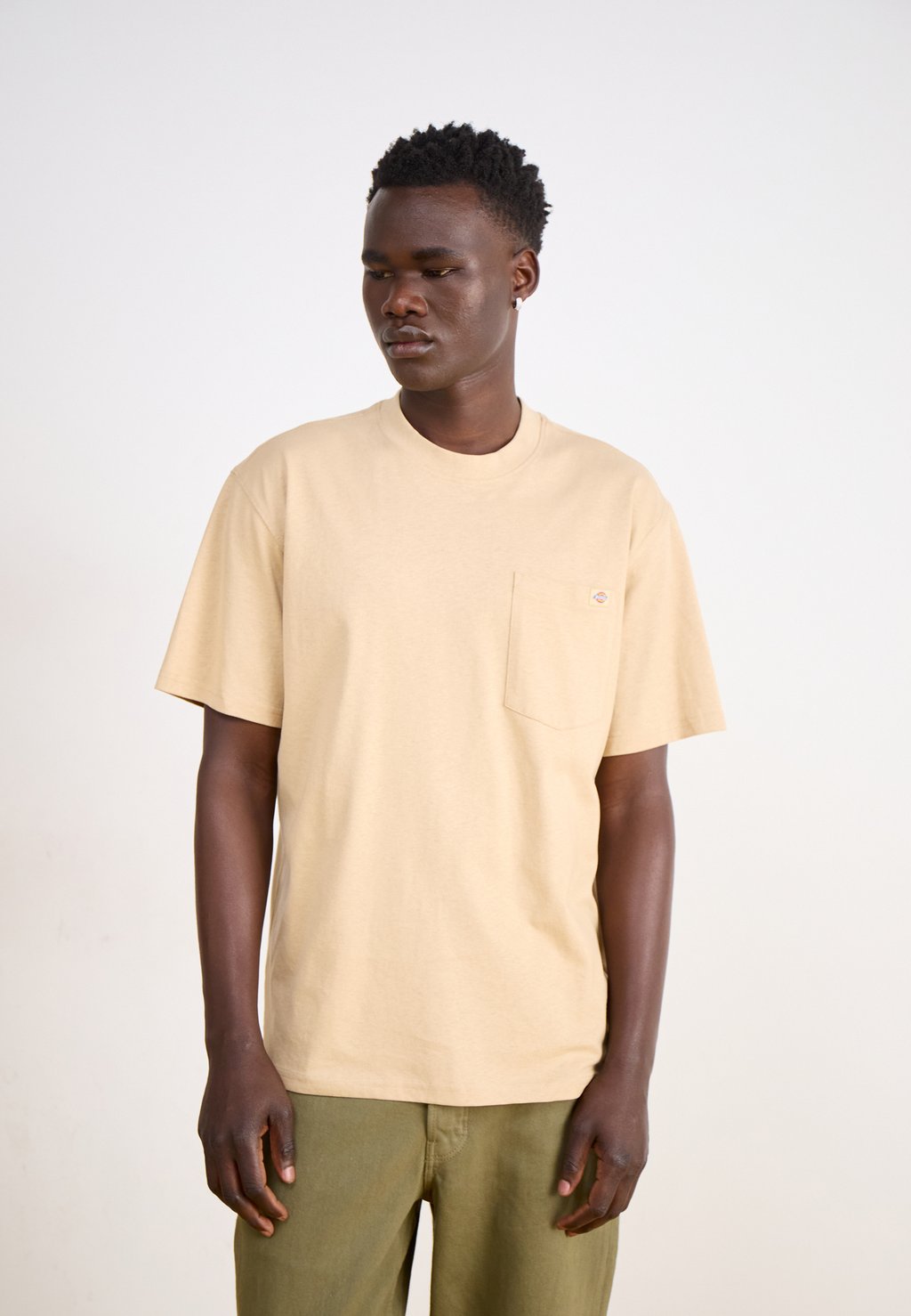 

Базовая футболка LURAY POCKET TEE Dickies, бежевый