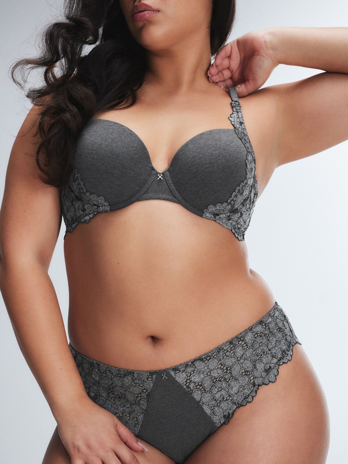

Деми бюстгальтер Savage X Fenty Playdate Lace Padded, цвет Night Gram Grey