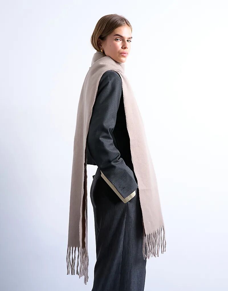 

Супермягкий шарф-одеяло Topshop Simone в серо-коричневом цвете