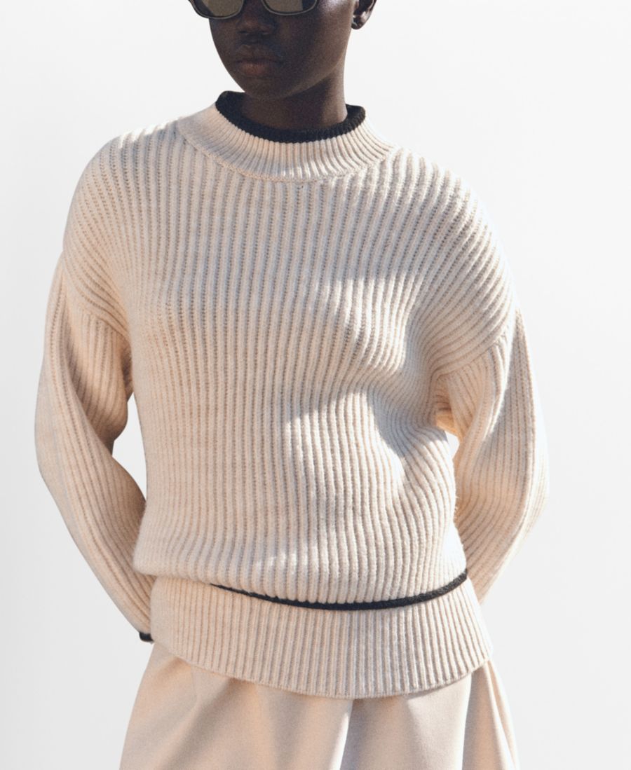 

Женский трикотажный свитер с контрастными деталями и вырезом Перкинс MANGO, Beige