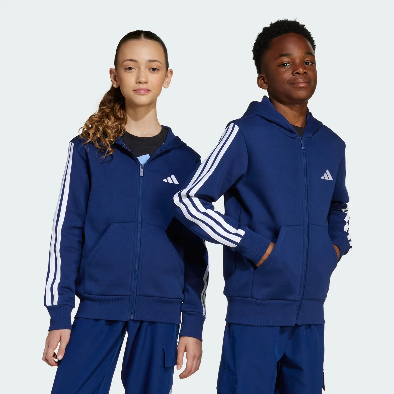 Толстовка на молнии Adidas Sportswear Essentials темно-синего цвета — фото 2