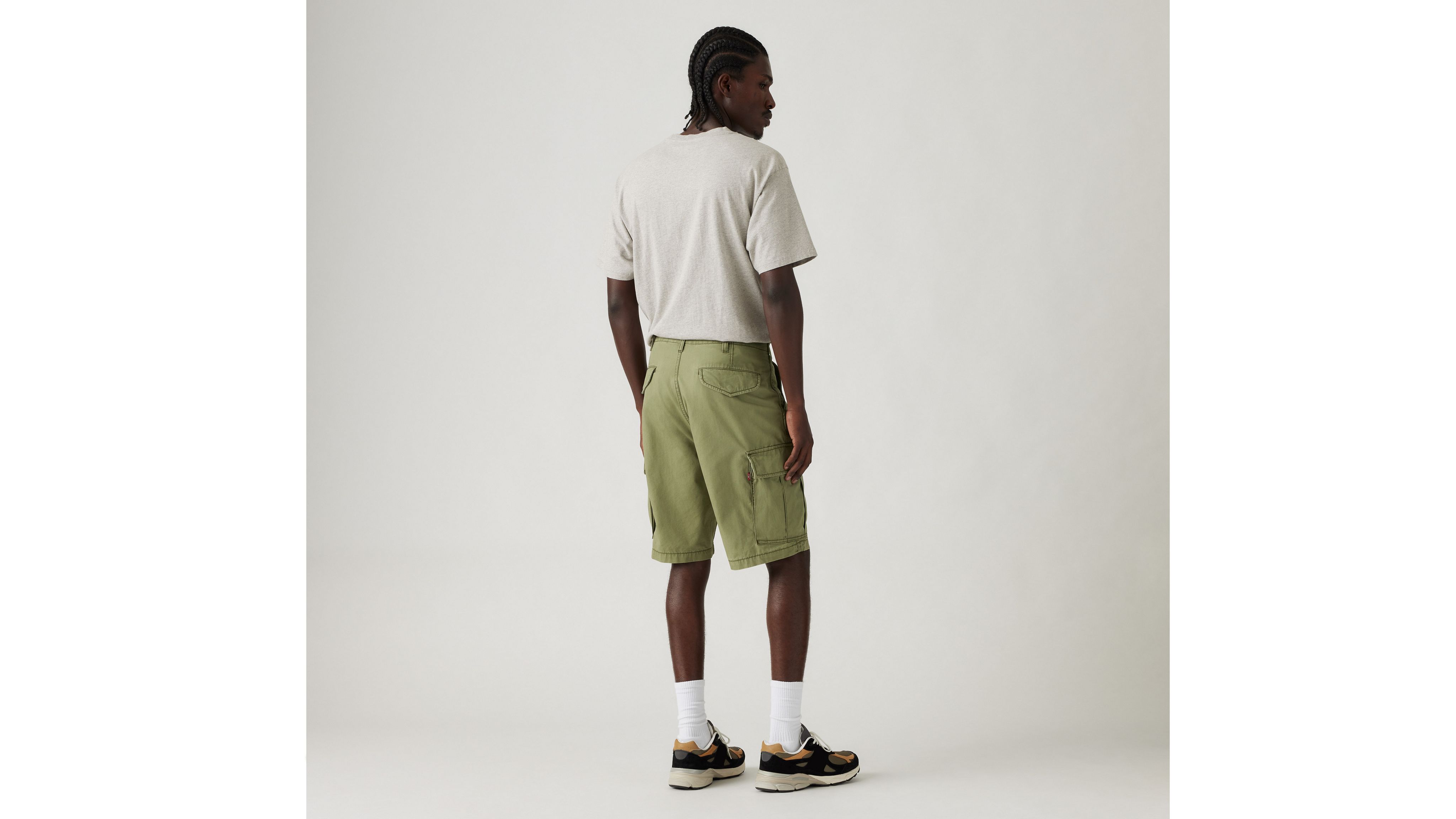 Легкие мужские шорты Carrier Cargo Levi's, цвет Olive Night - Green — фото 2