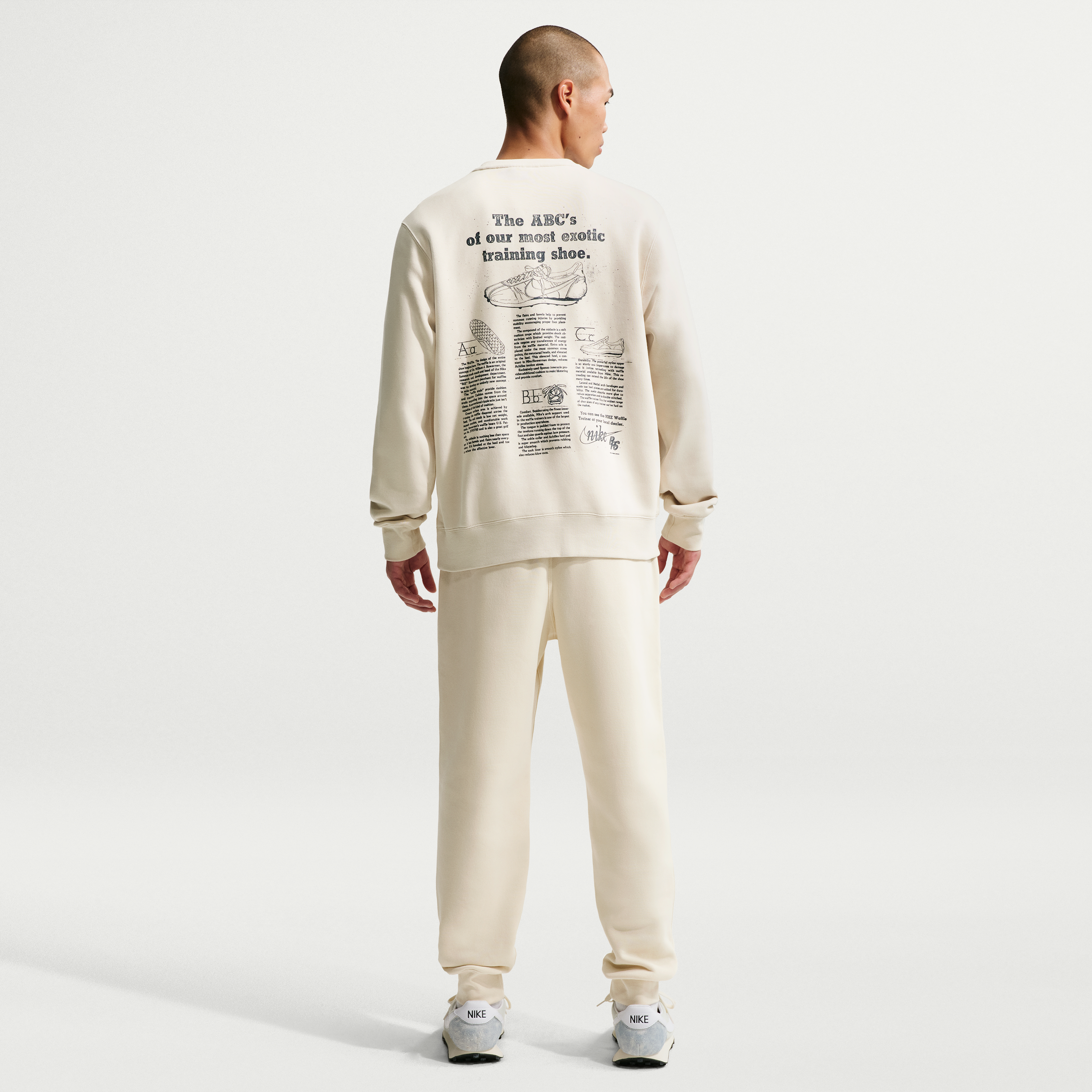Спортивные брюки Nike Sportswear Club Track Pants, цвет «бежевый» — фото 3