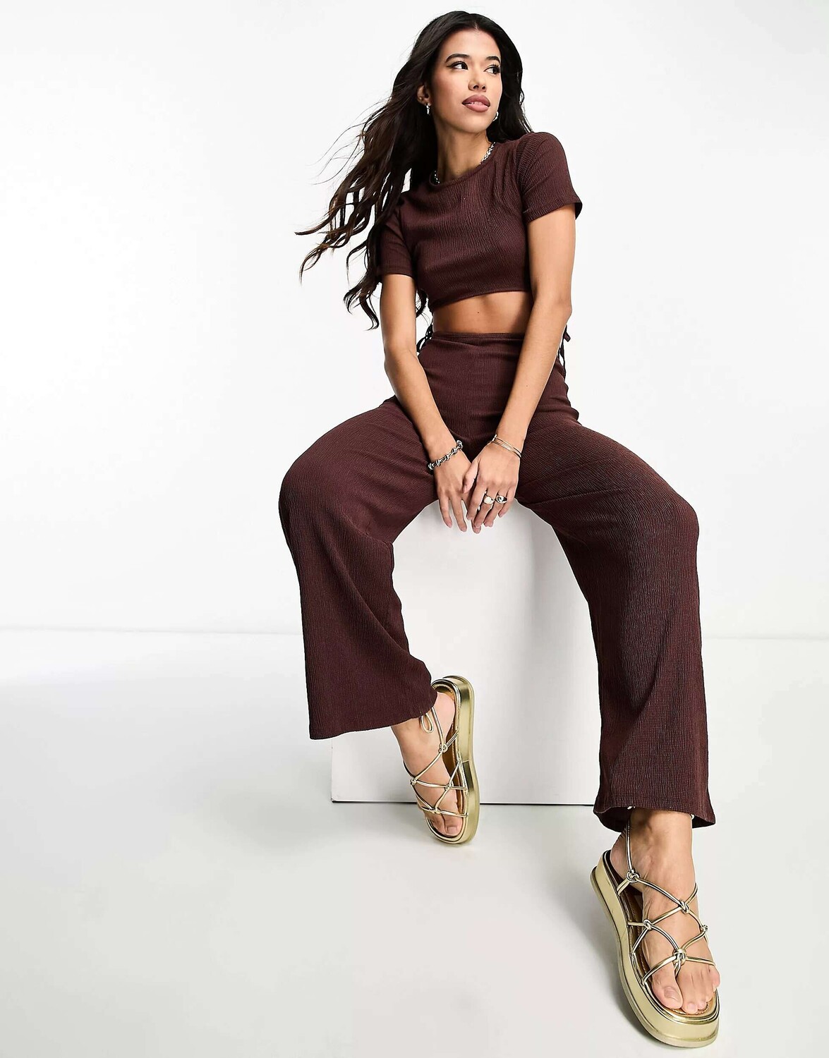 

Коричневый комбинезон 2 в 1 с вырезами в жатой ткани ASOS