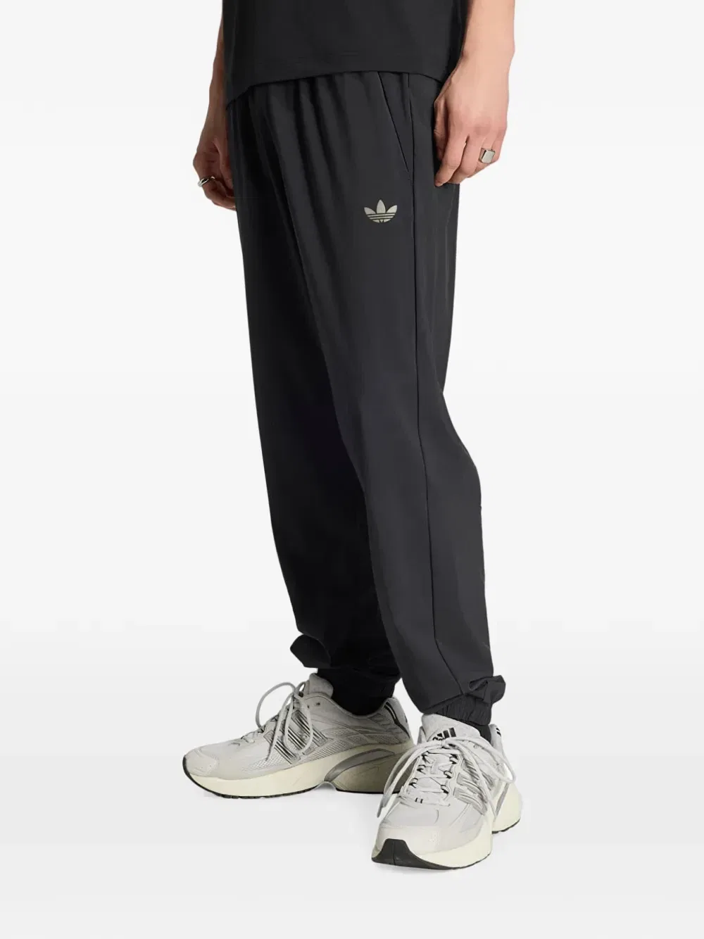 Брюки спортивные Tech Trefoil Essentials Adidas, черный