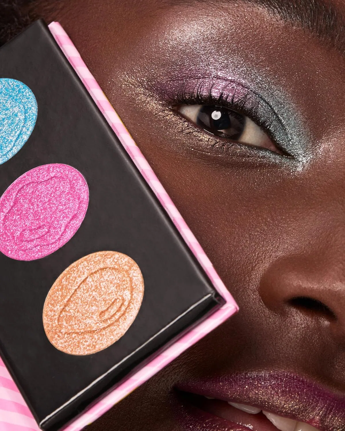 Палетка теней для век «Candy Crush Ultra Shimmer Eyeshadow Trio» от KIKO Milano Kiko Milano — фото 4