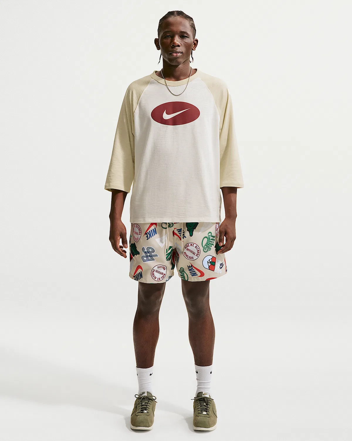 Мужская футболка Nike Club с рукавом 3/4 реглан, Light Khaki/Sail/Team Crimson — фото 4