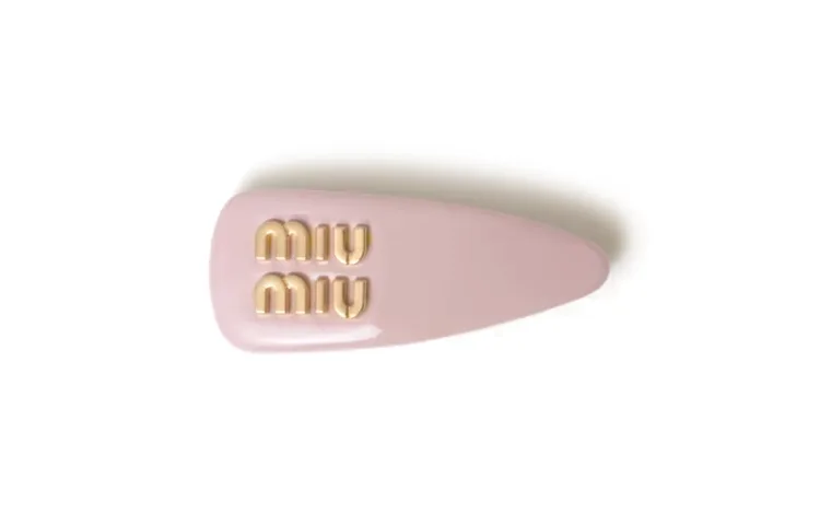 Лаковая заколка для волос MIU MIU, Snow Pink — фото 4