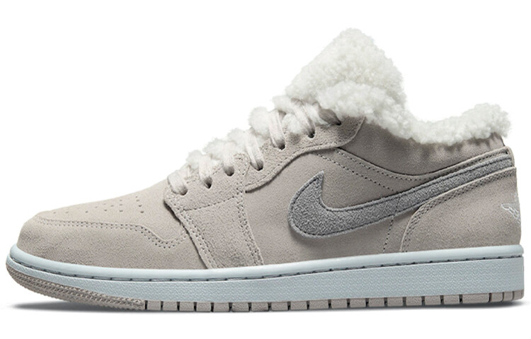 

Кроссовки JORDAN 1 Low Se Sherpa Fleece Women's