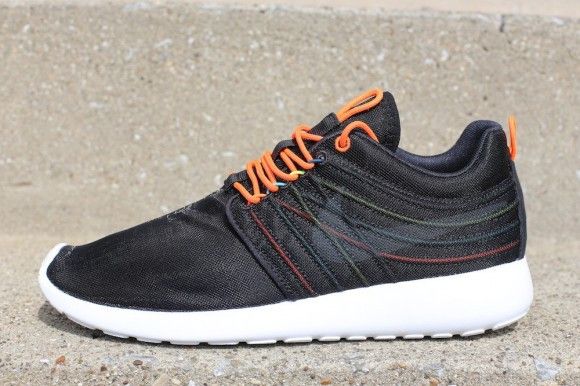 

Кроссовки Rosherun Dynamic Flywire QS, черный