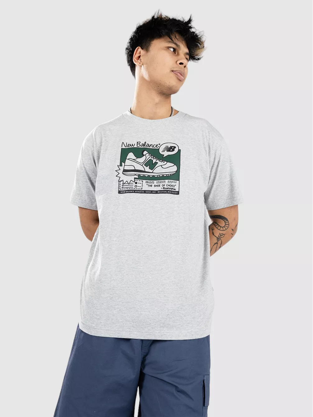 

Свободная футболка с рекламой New Balance, серый