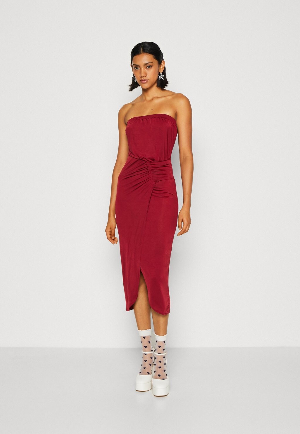 

Элегантное платье Kelly Rouched Midi WAL G., цвет wine