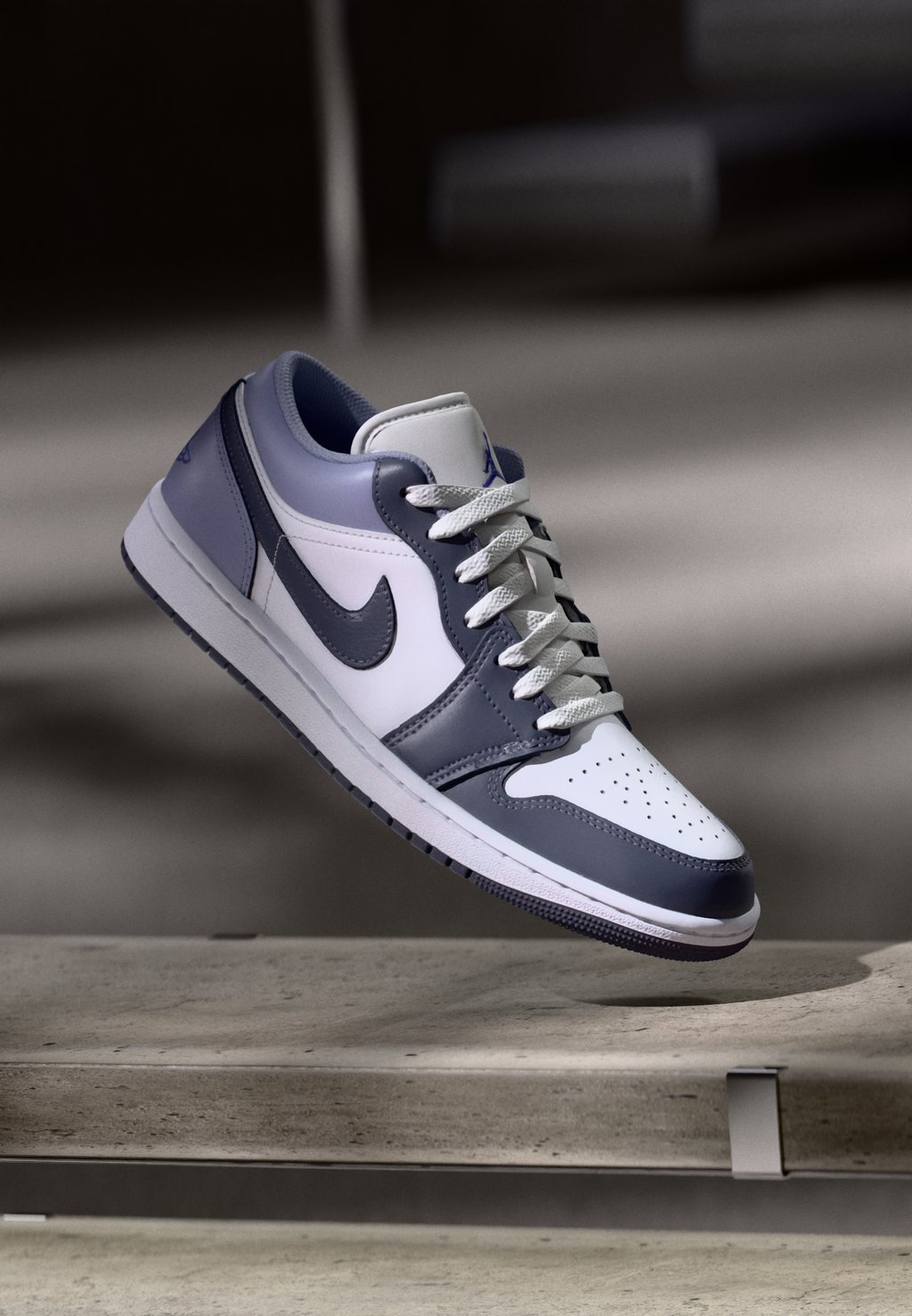 

Кроссовки AIR JORDAN 1, белый