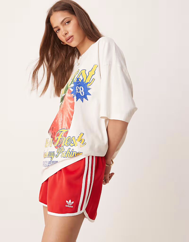 

Шорты Adidas Originals с тремя полосками красного цвета