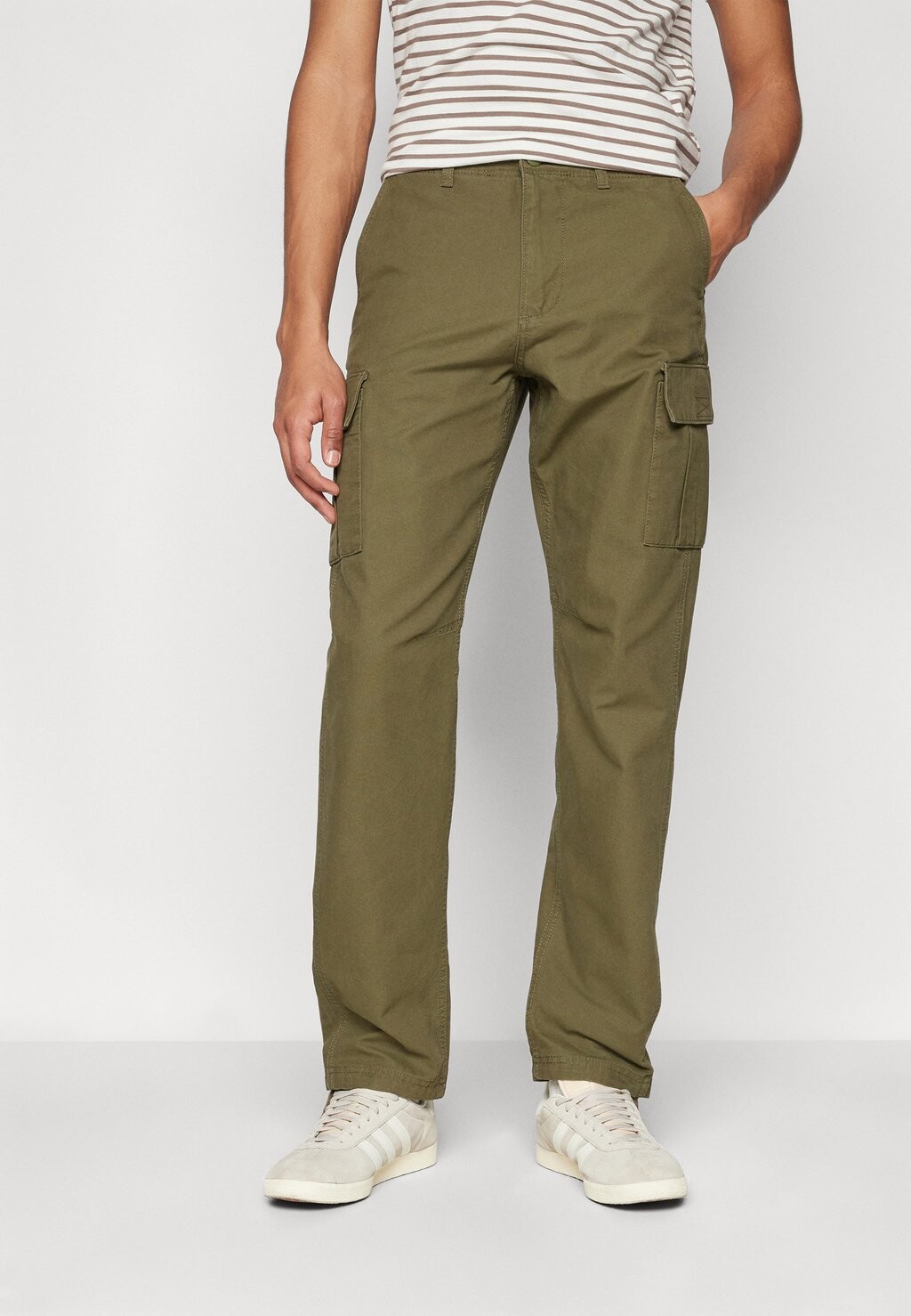 

Брюки карго JPSTKANE JJBARKLEY Jack & Jones, цвет Mottled Olive