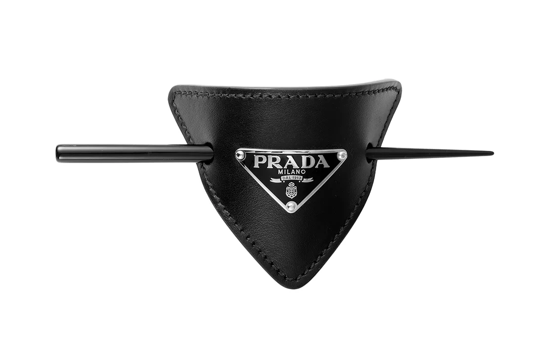 Кожаная заколка для волос с треугольным логотипом PRADA, черный — фото 3