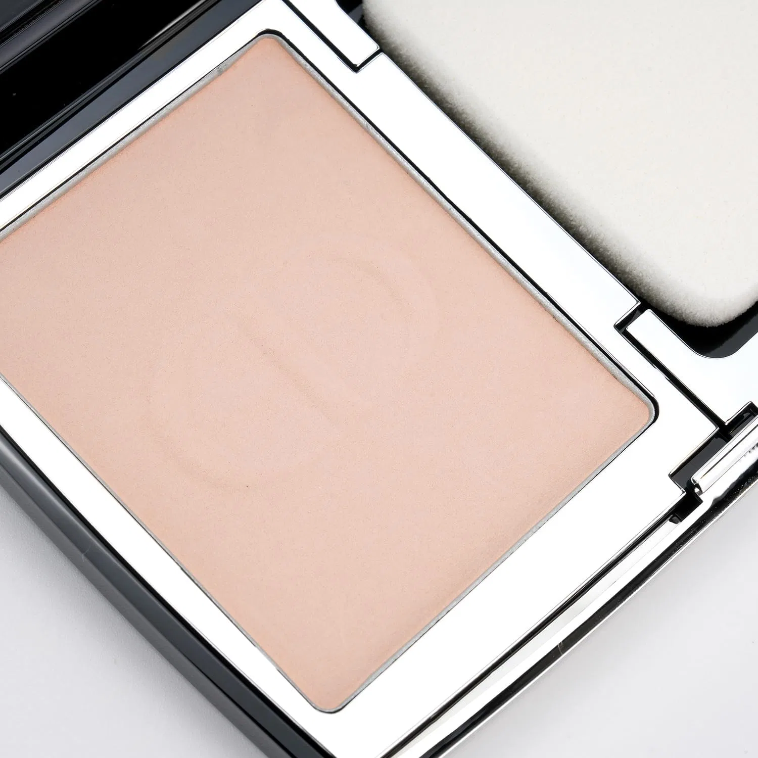 Тональная пудра Dior Skin Forever Compact Natural Velvet 10 г оттенок #1N Neutral — фото 4