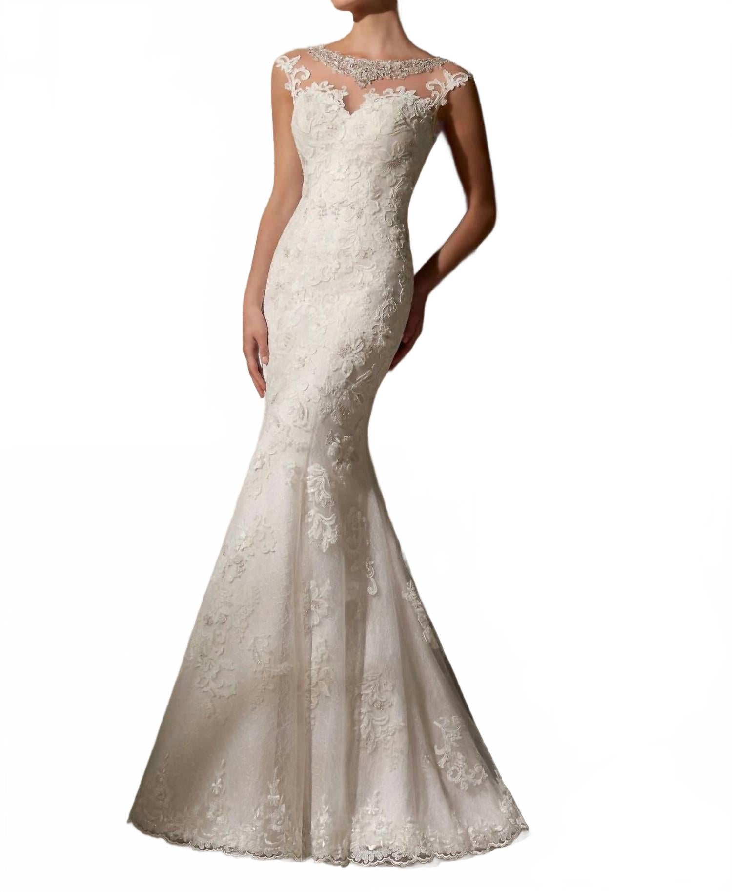 

Белое свадебное платье с кружевом и расклешенной юбкой MORILEE