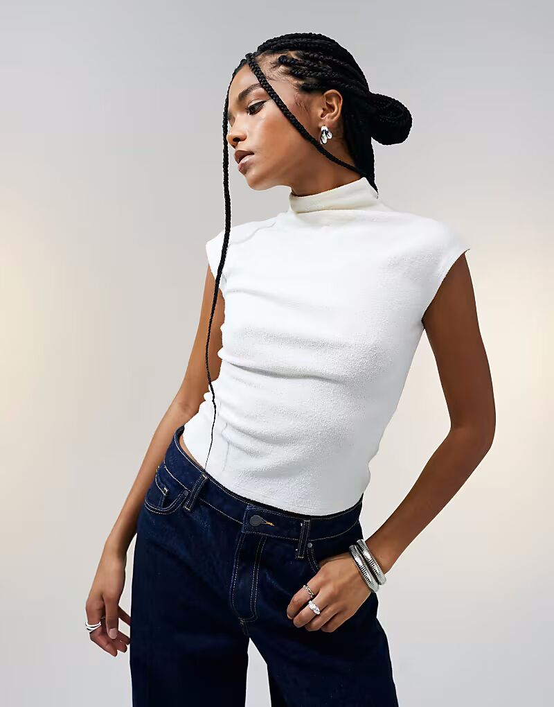

Футболка-майка с текстурным узором ASOS DESIGN кремового цвета