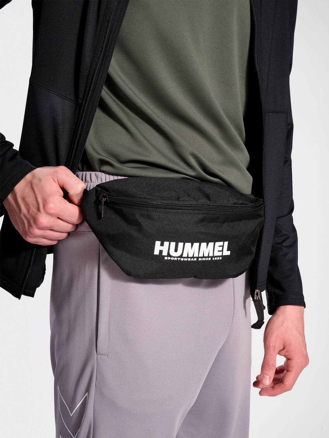 

Сумка через плечо Hummel Gürteltasche Hmllegacy Core Waistbag, черный