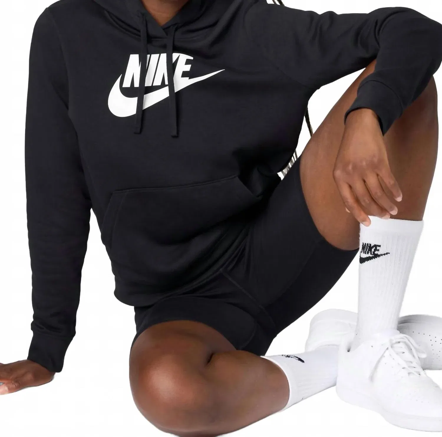 Женская флисовая толстовка с капюшоном и логотипом Sportswear Club, черная Nike, Black — фото 2