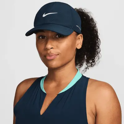 

Бейсболка Nike Dri-FIT ADV Club Unstructured Tennis Cap, цвет Armory Navy/Sea Glass