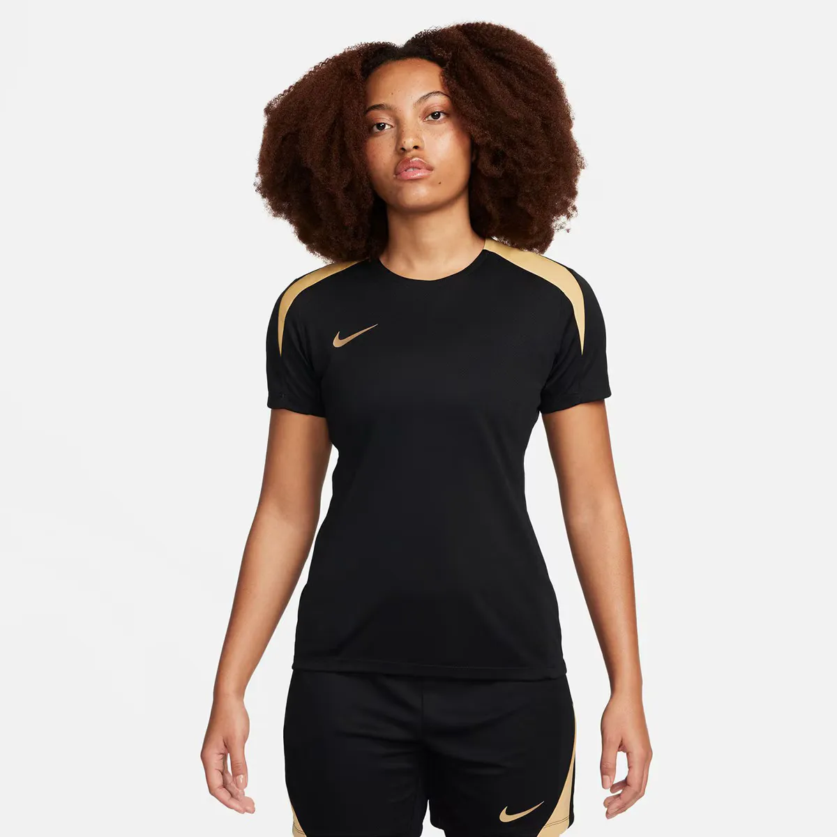 

Женская футболка Nike Strike, чёрный