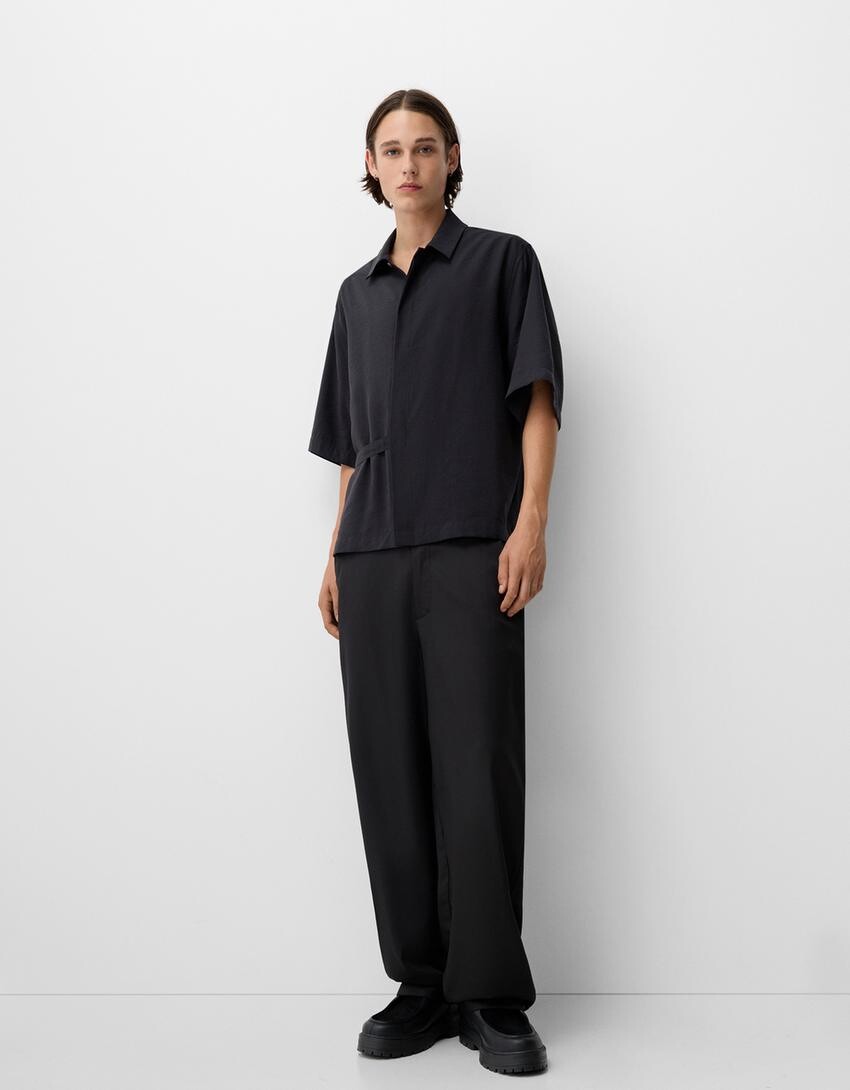 

Мешковатые брюки с пряжкой Bershka, черный