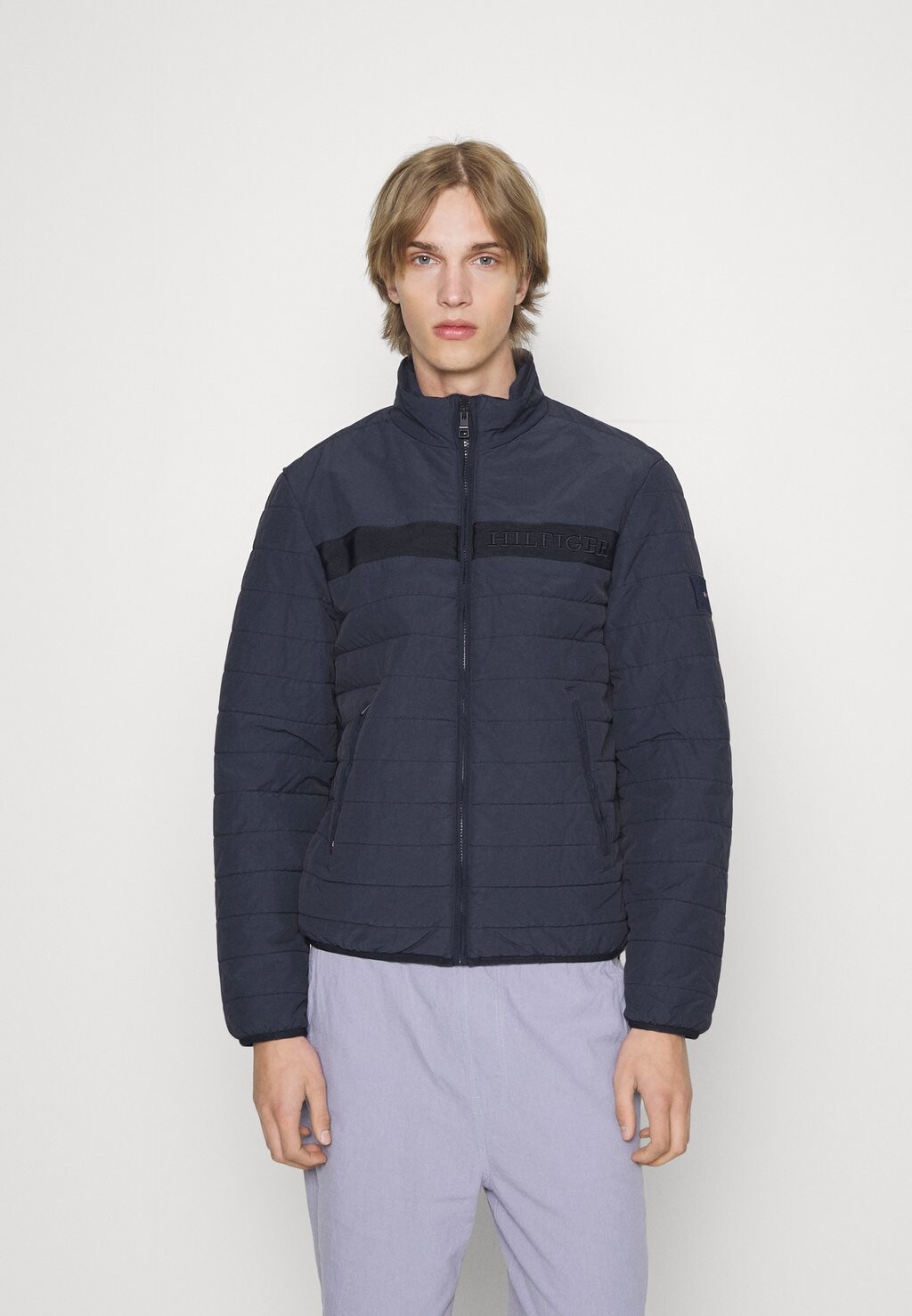 

Куртка Tommy Hilfiger КУРТКА REGATTA С УТЕПЛЕНИЕМ, цвет desert sky