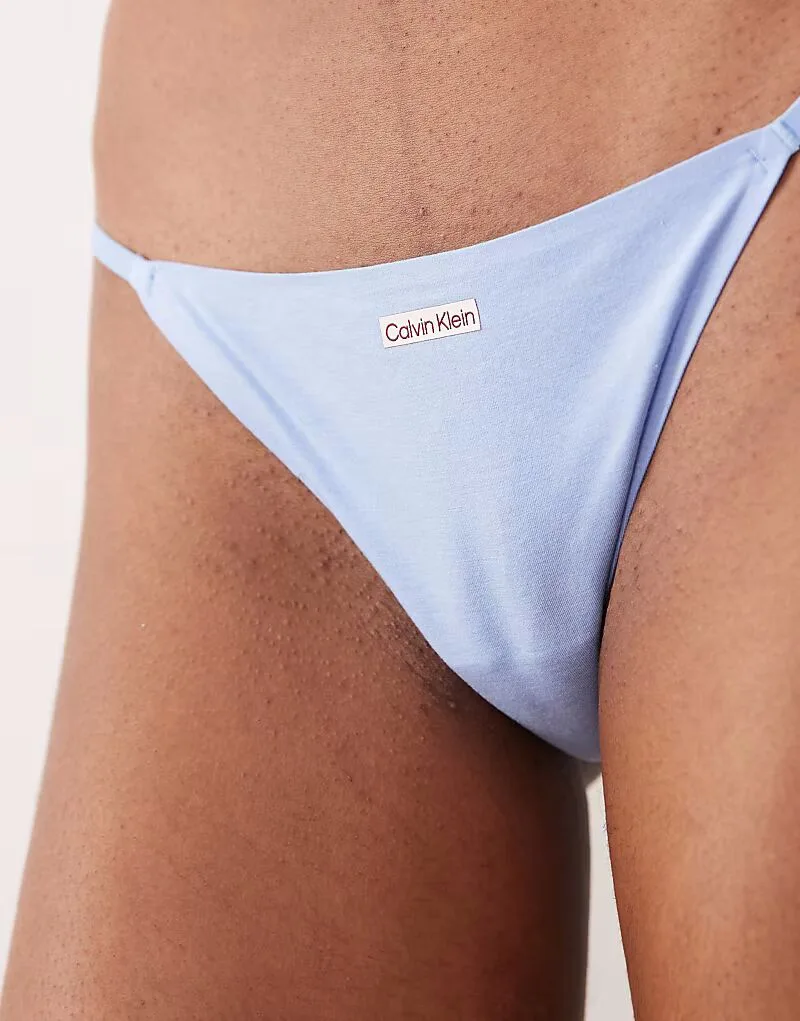 Бесшовные трусики-бикини Calvin Klein Cotton Modal Signature синего цвета — фото 3