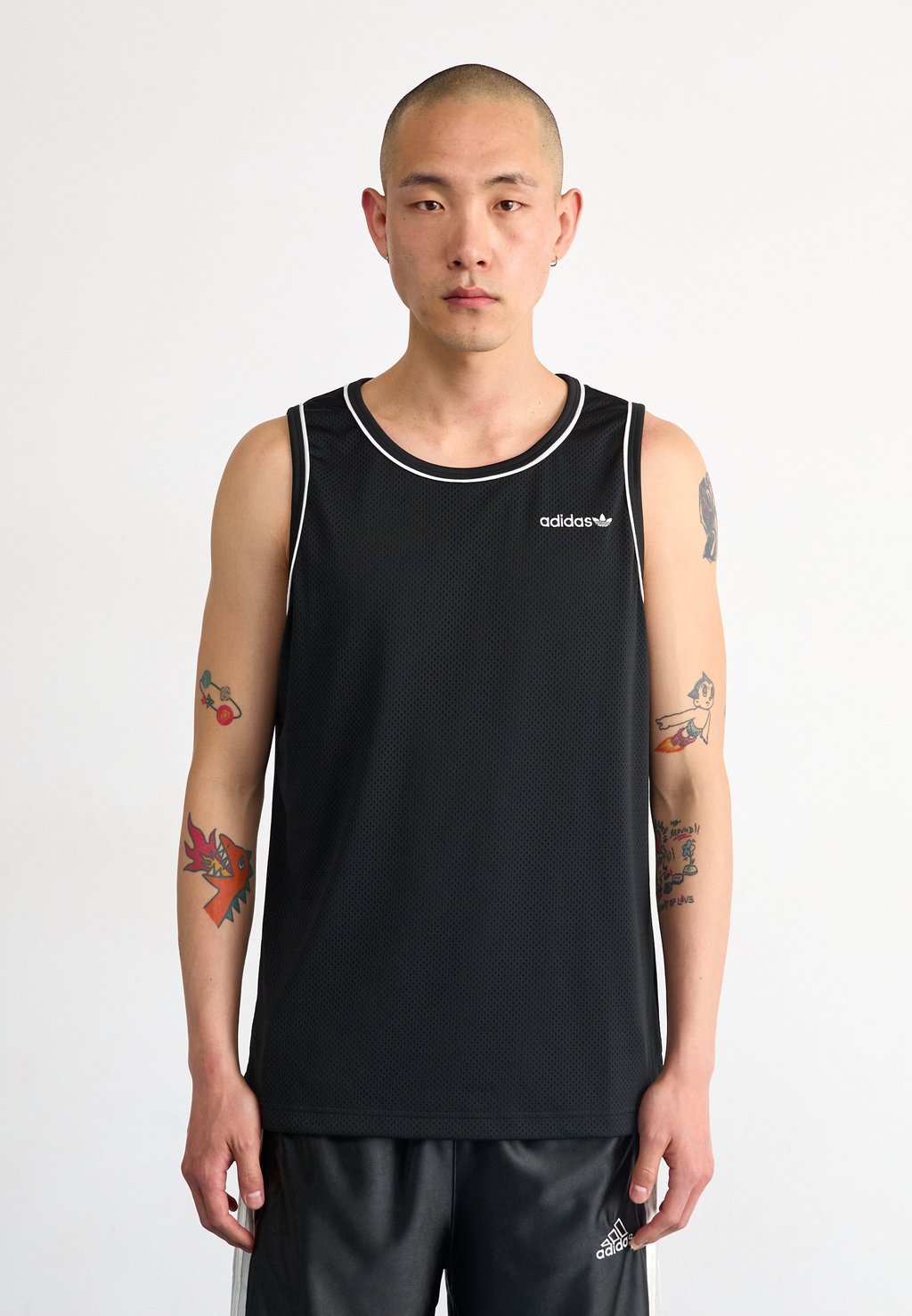 

Майка VEST Adidas Originals, черный