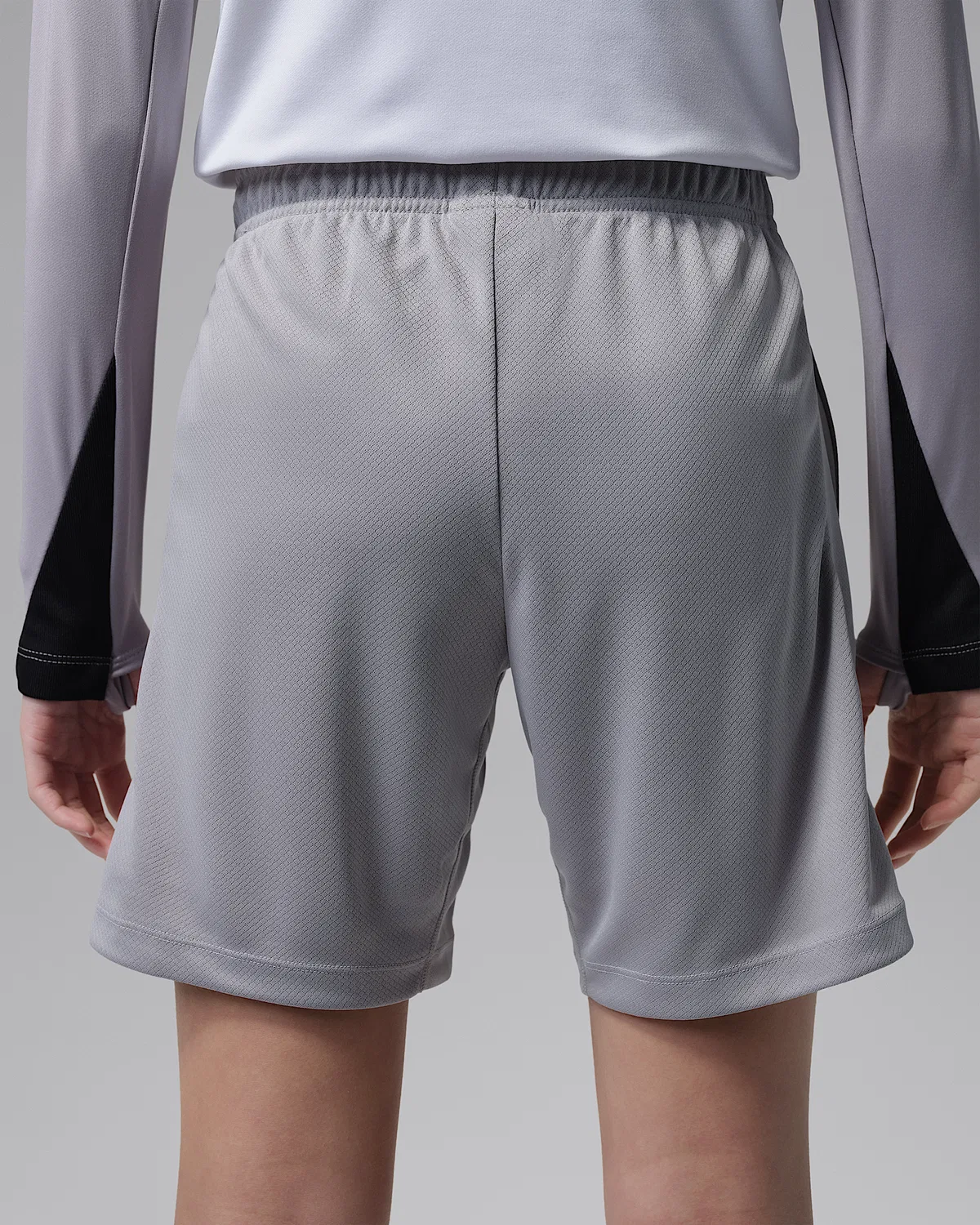 Большие детские шорты Jordan Dri-FIT Soccer Knit Shorts Paris Saint-Germain Strike Night Edition, Atmosphere Grey/Black/Black — фото 3