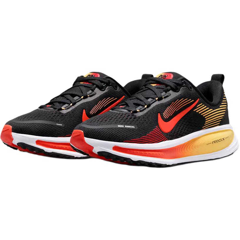 Nike Детские низкие беговые кроссовки Vomero 18 из ткани: удобные, легкие, с хорошей упругостью и воздухопроницаемостью Цвет: черный, красный, оранжевый — фото 4