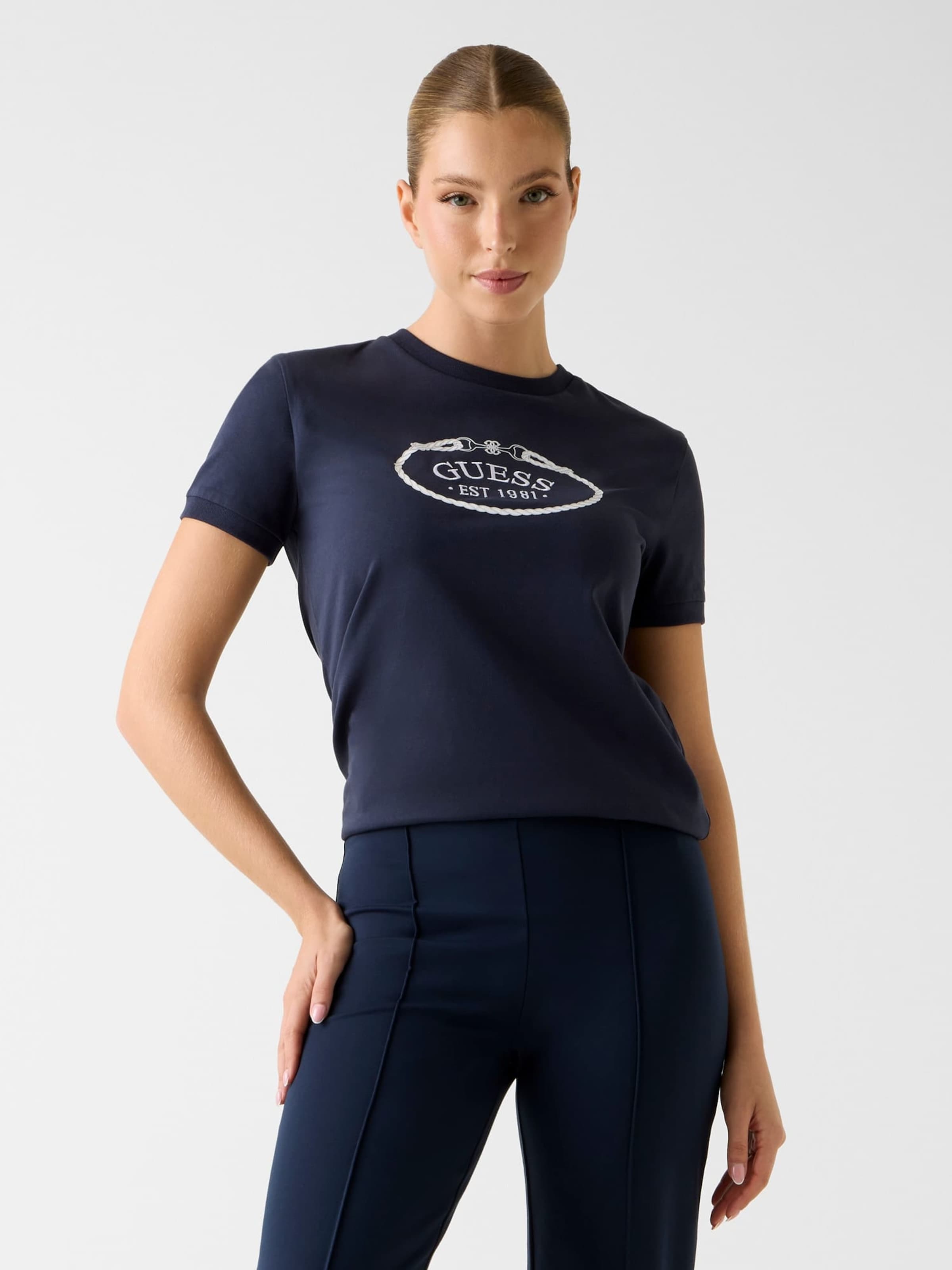 

GUESS Футболка в синем цвете