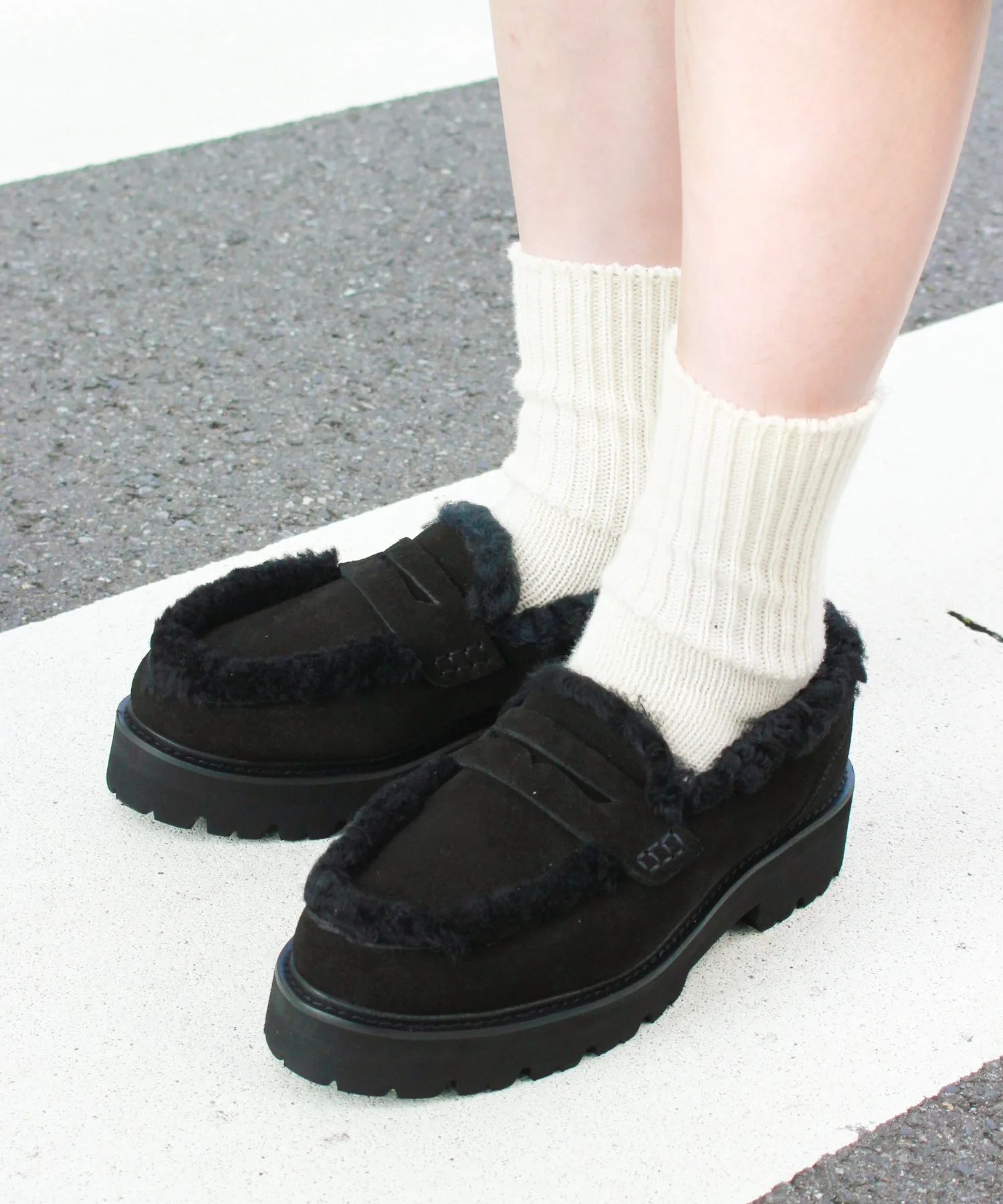 Мужские/женские лоферы из мутона CAMINANDO MOUTON PENNY LOAFERS чёрные — фото 4