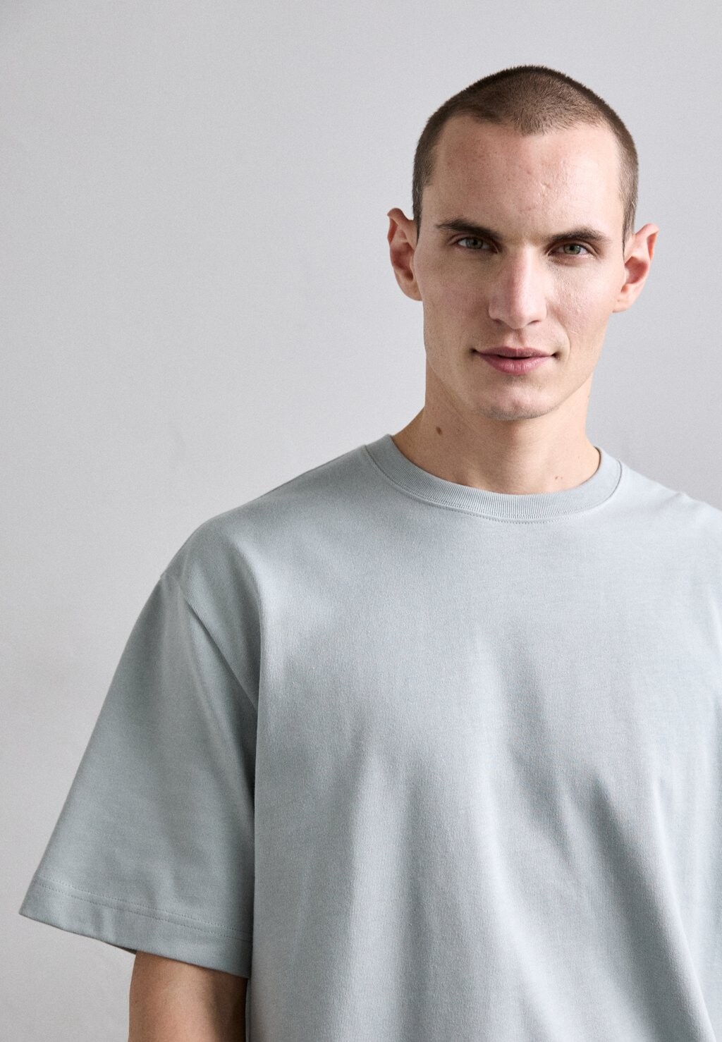 

Базовая футболка HEAVY CREWNECK TEE Filippa K, светло-голубой