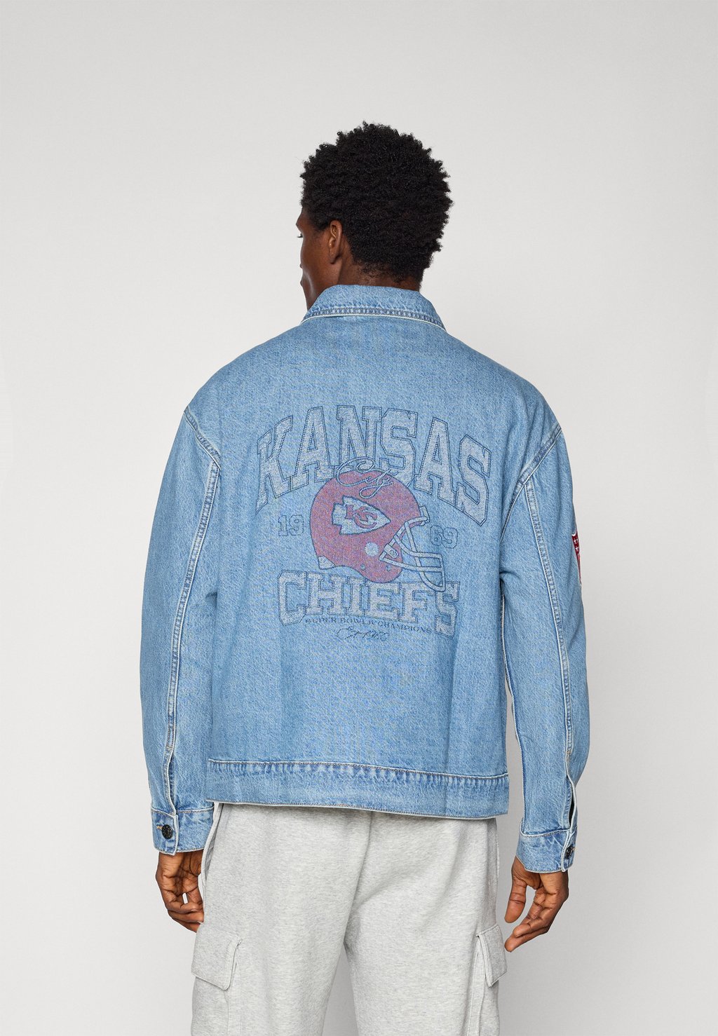 

Куртка для активного отдыха NFL KANSAS CITY CHIEFS JACKET - Club wear New Era, цвет Blue Denim, Синий, Куртка для активного отдыха NFL KANSAS CITY CHIEFS JACKET - Club wear New Era, цвет Blue Denim