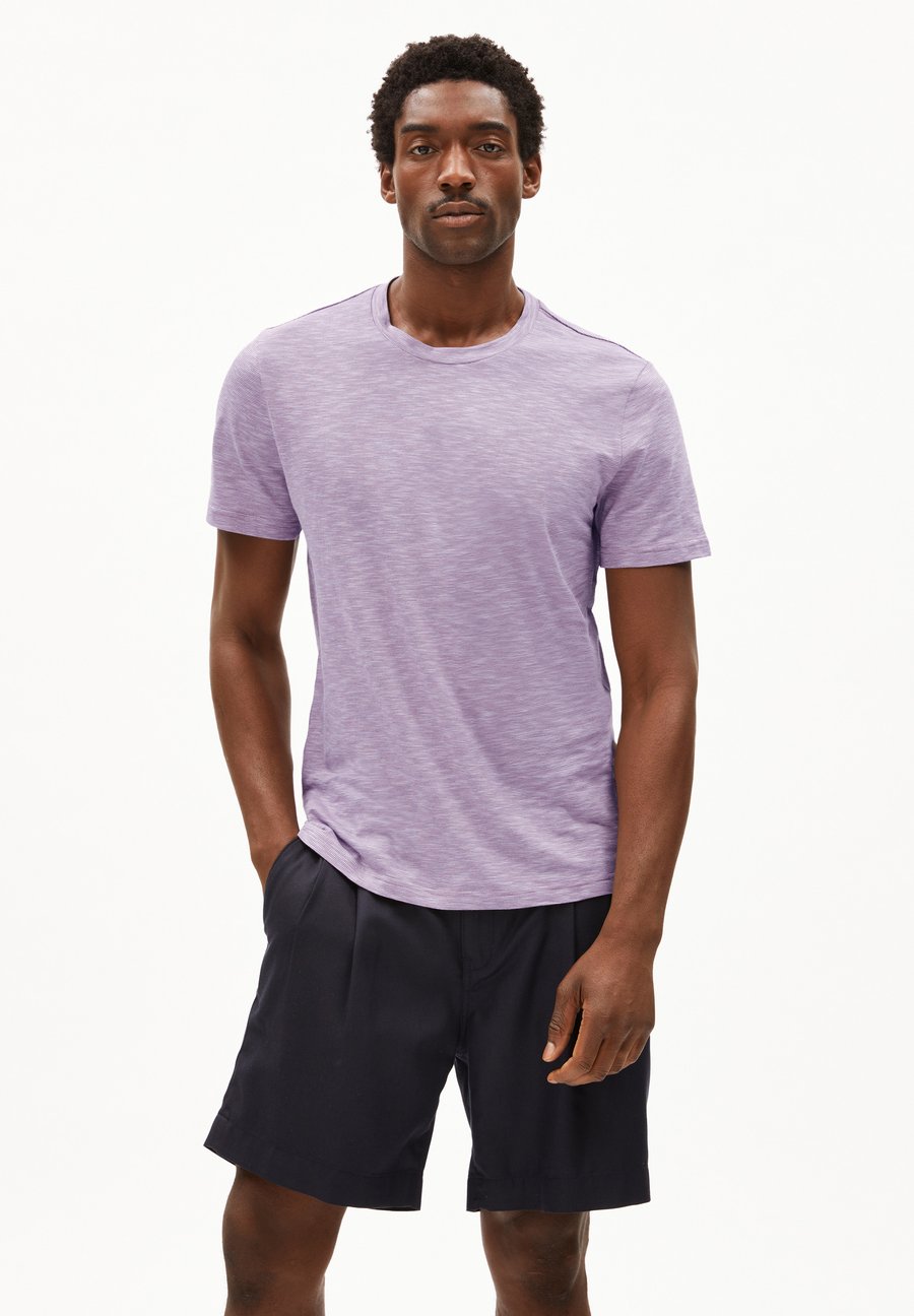 

Футболка ARMEDANGELS JAAMEL STRUCTURE, Soft Lilac Sunset Sky/Purple